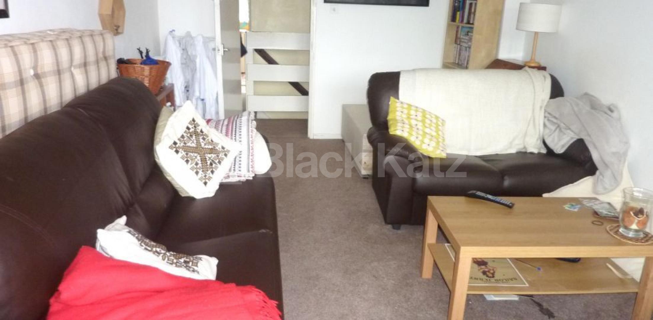 			MINUTES TO CANAL & TUBE & GOOD FOR 4 SHARERS! , 3 Bedroom, 1 bath, 1 reception Flat			 Shirland Road , WARWICK AVENUE 